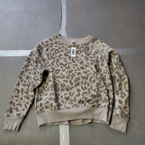Old Navy Tops - Old Navy Leopard Sweatshirt
